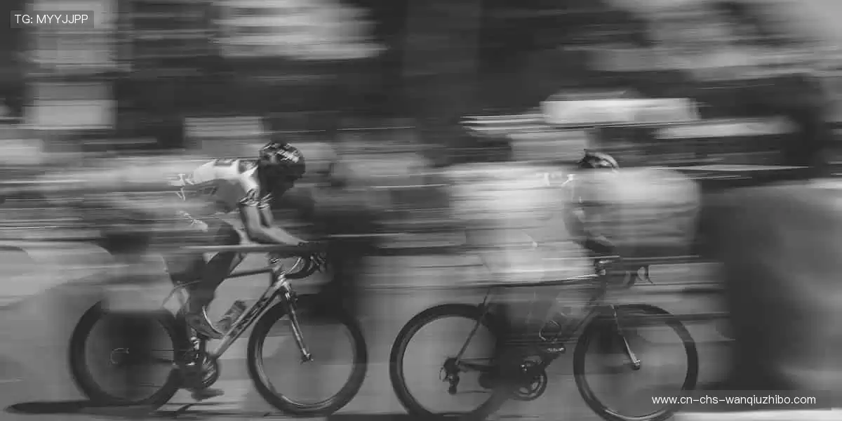 实时弹幕,边看边聊,做赛场最活跃的观众!💬🎉